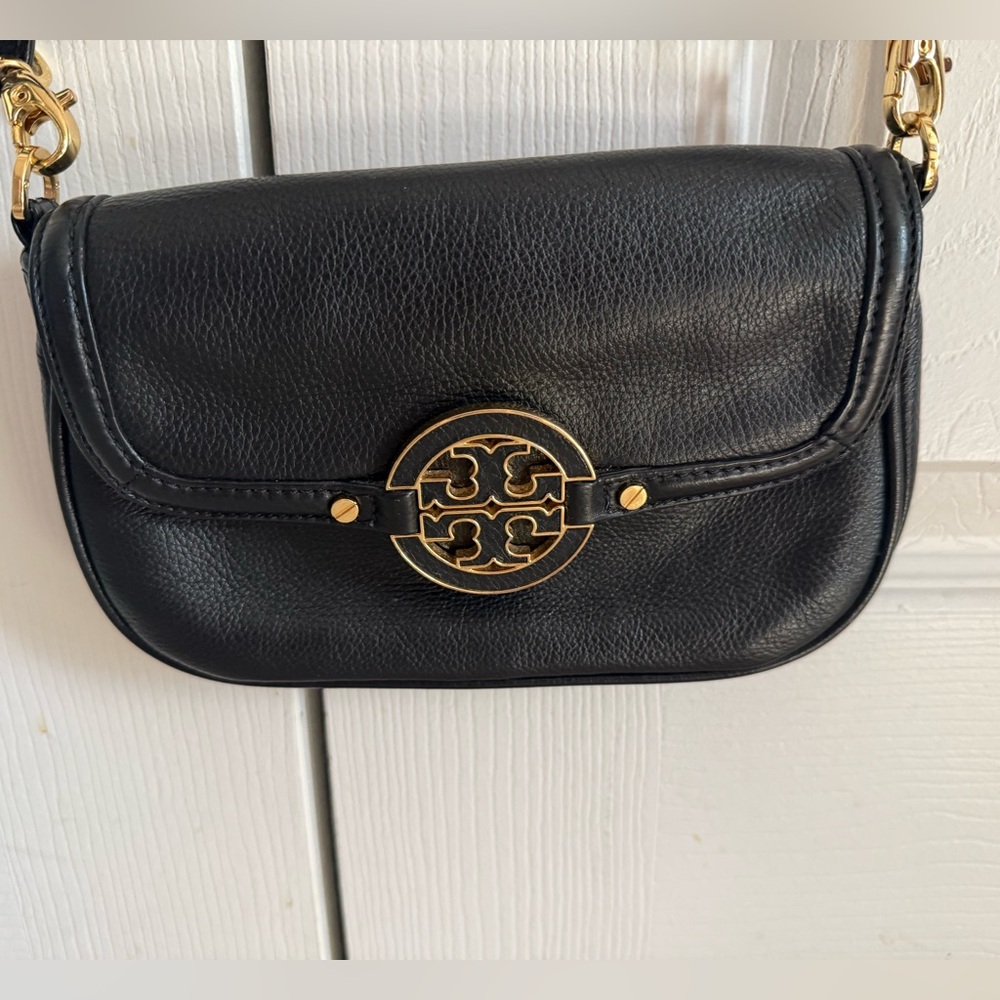 Preloved Amanda  Tory Burch Black Leather Crossbody Bag